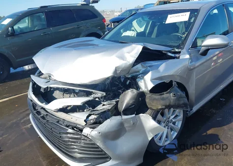 2018 Toyota Camry Le из США, поврежденный, VIN 4T1B11HK9JU143469